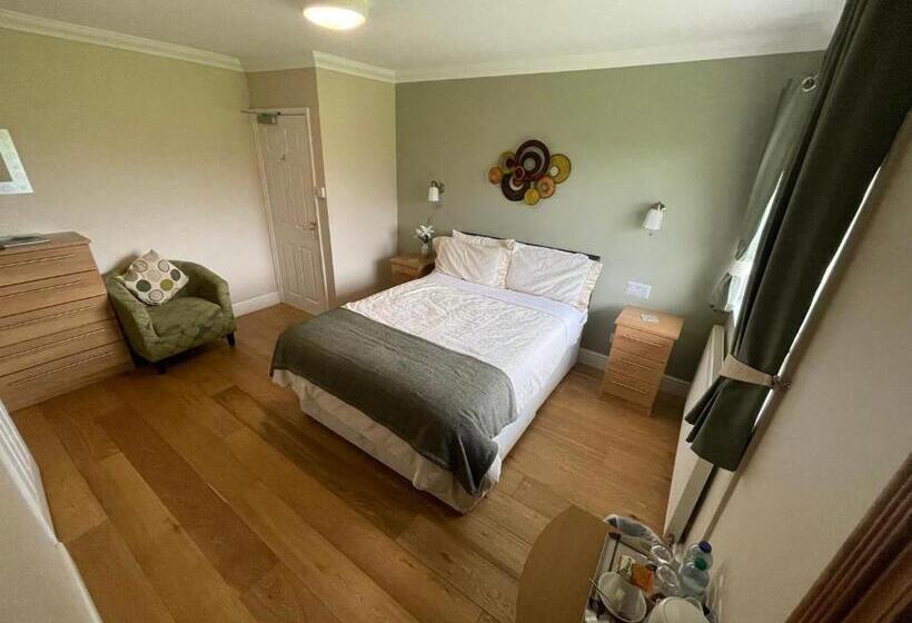 Aamiaismajoitus (B&B) Lovesgrove Country Guest House