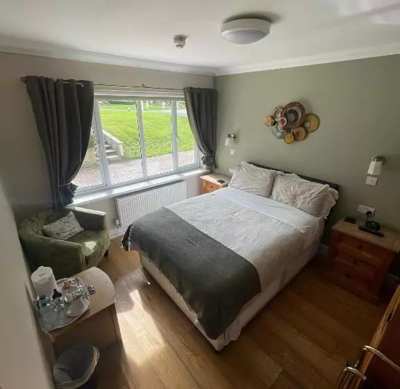 Aamiaismajoitus (B&B) Lovesgrove Country Guest House