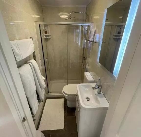 Aamiaismajoitus (B&B) Lovesgrove Country Guest House