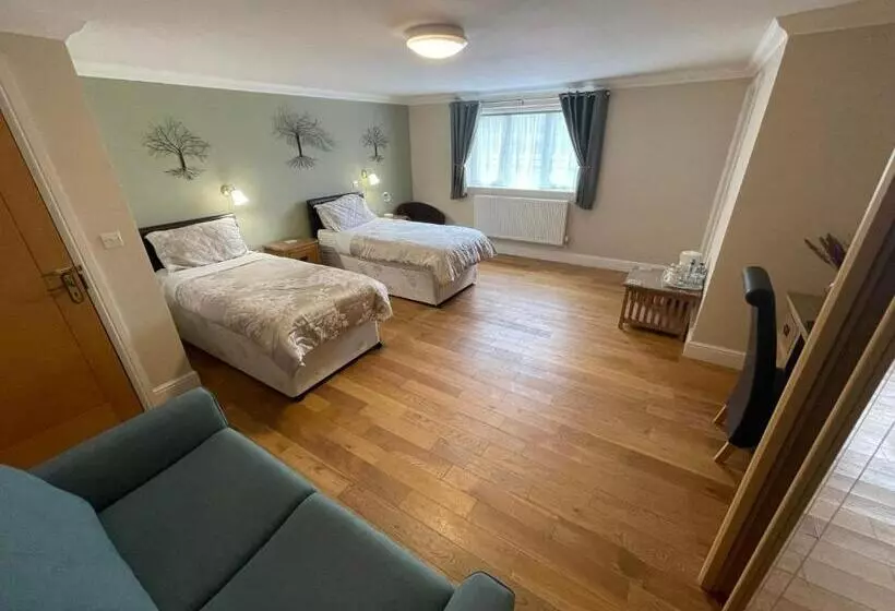 Aamiaismajoitus (B&B) Lovesgrove Country Guest House