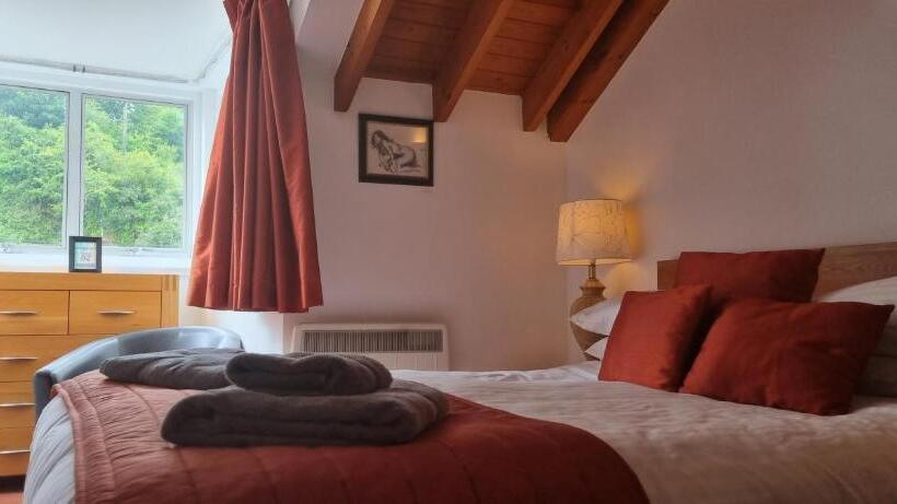 مبيت وإفطار The Crumplehorn Inn & Mill