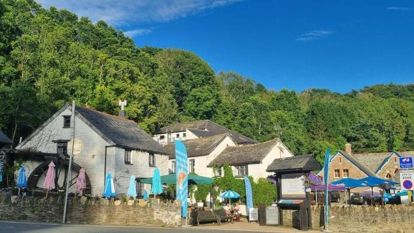 مبيت وإفطار The Crumplehorn Inn & Mill