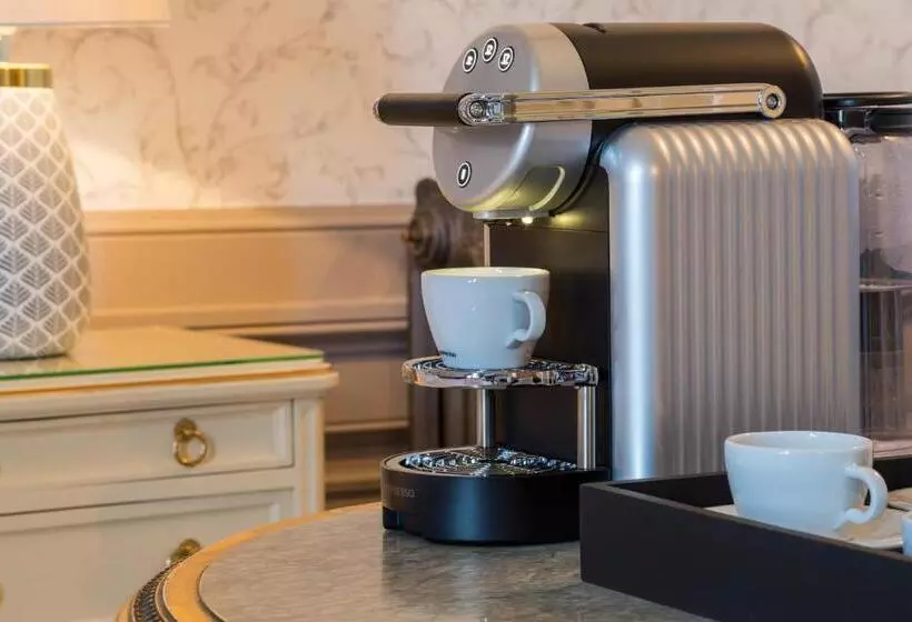 ベッドアンドブレックファースト The Originals Le Château De Dissay Poitiers