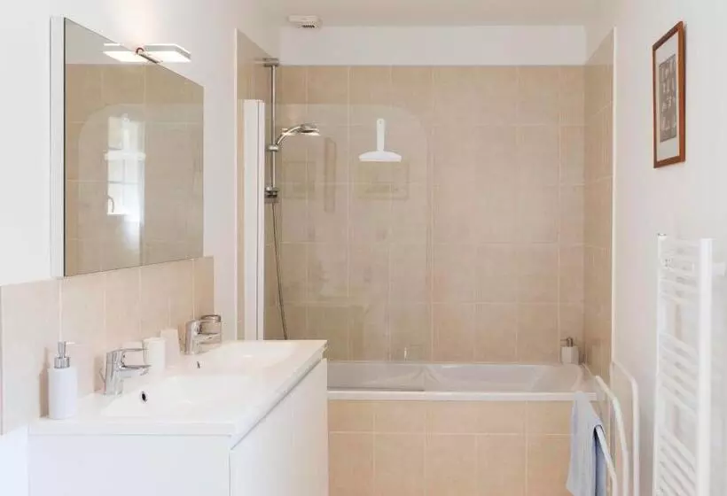 Majatalo L éco Domaine Du Chalonge