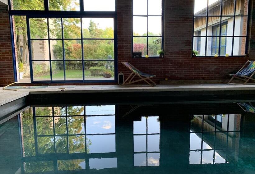 بنسيون Le Château De Failloux, Piscine Intérieure Et Sauna