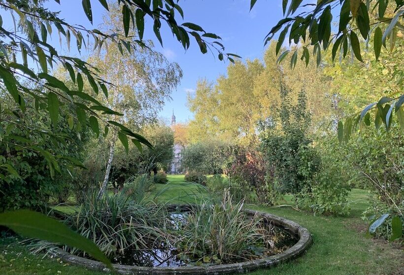 بنسيون Le Château De Failloux, Piscine Intérieure Et Sauna
