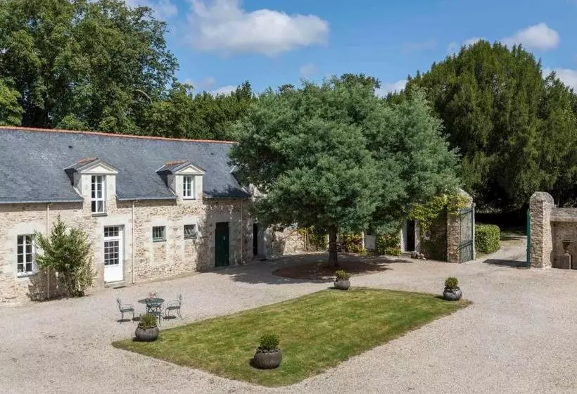 Majatalo L éco Domaine Du Chalonge