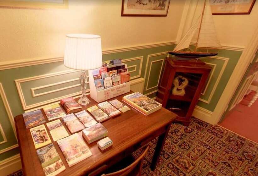 ペンション Athol House