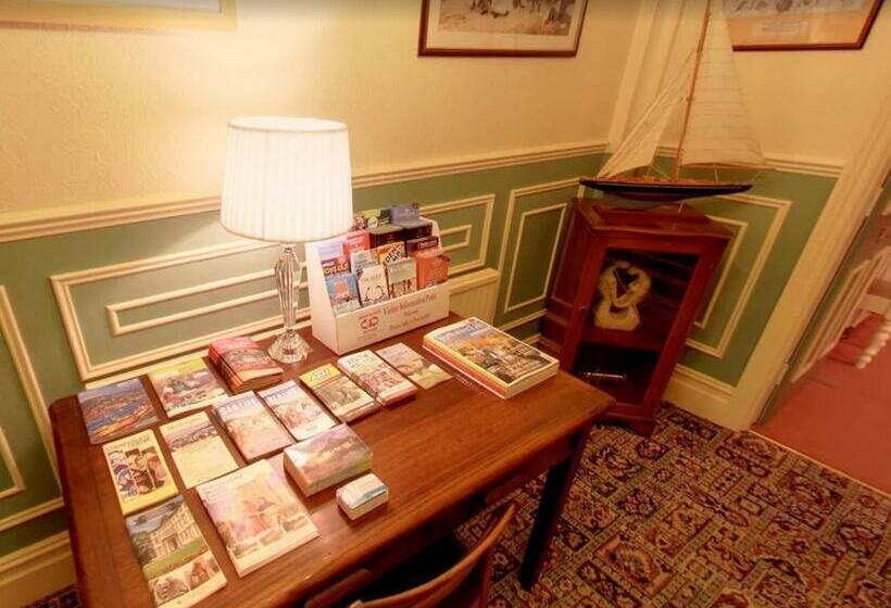 ペンション Athol House