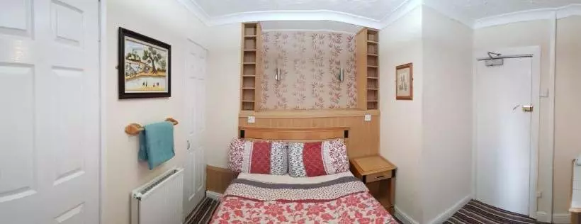 پانسیون The Sandpiper Guest House