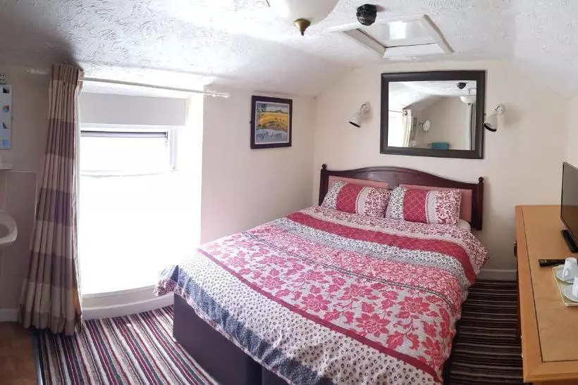 پانسیون The Sandpiper Guest House