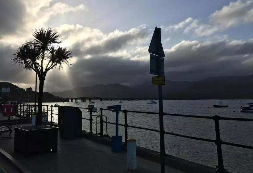 Majatalo The Sandpiper