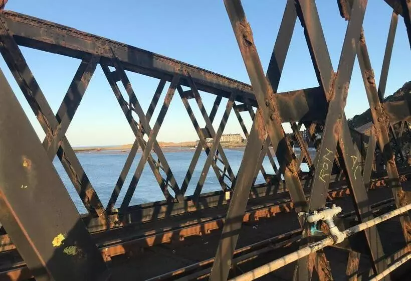 Majatalo The Sandpiper