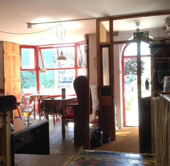 펜션 Ty Waldo Guest House