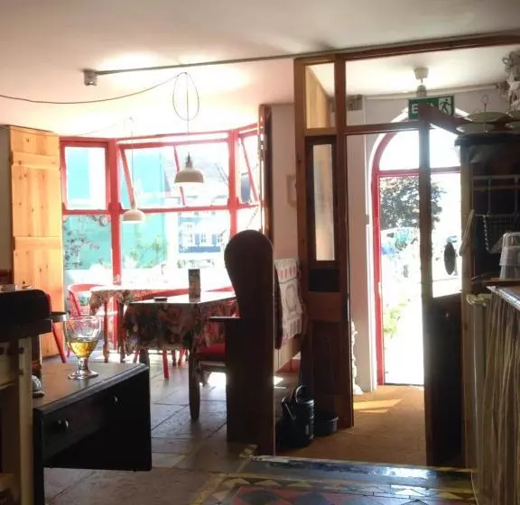 Majatalo Ty Waldo Guest House