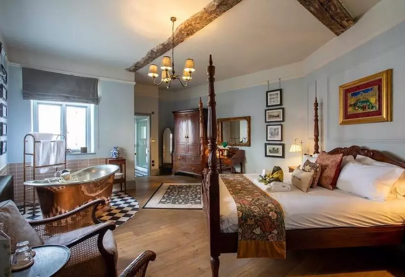 ユースホステル 1777. At The Albion