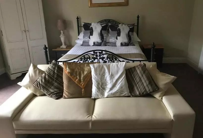ユースホステル The White Bull Country Inn & Dining