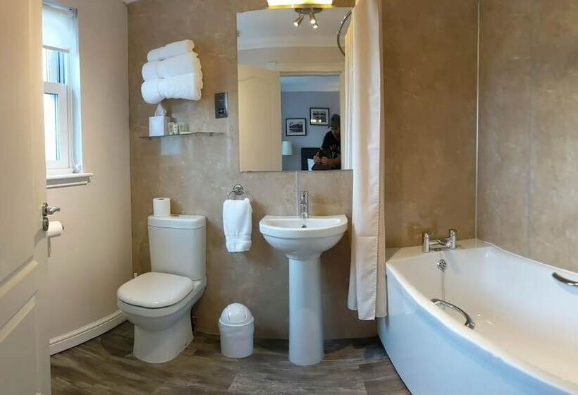 펜션 Maclean Guest House