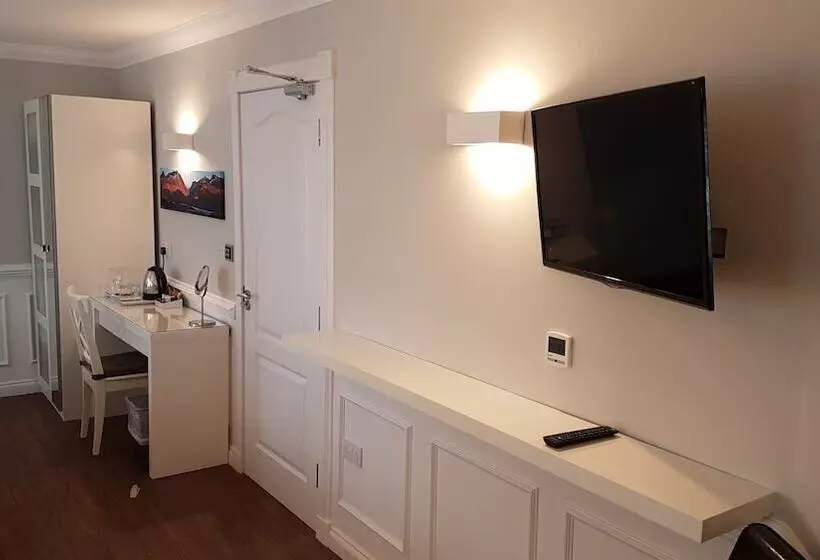 Majatalo Maclean Guest House