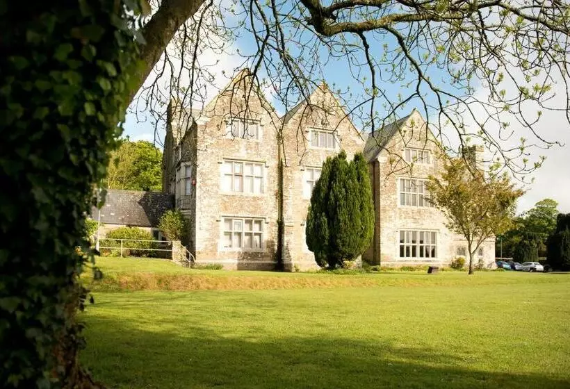 استراحتگاه Trelawne Manor Holiday Park