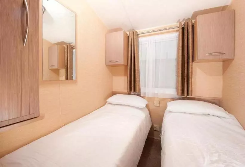 استراحتگاه Trelawne Manor Holiday Park