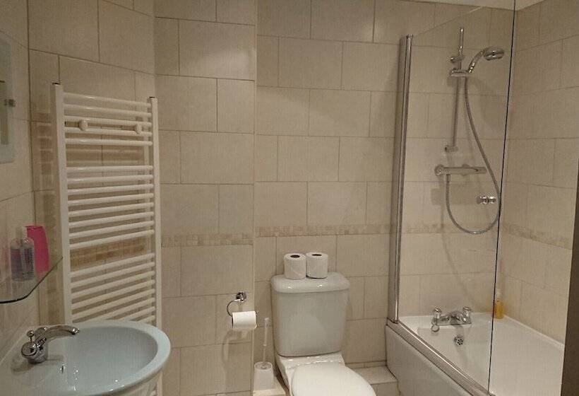 Victoria Cloisters Apartments