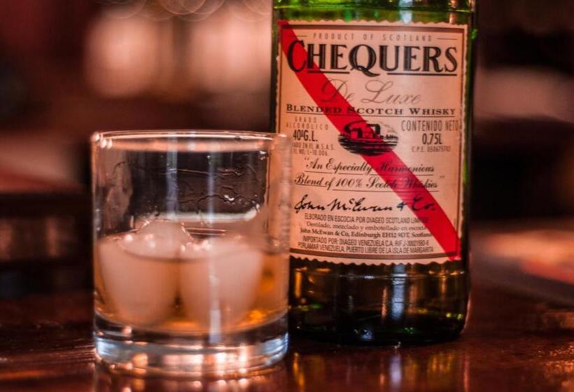 فندق صغير The Chequers Inn