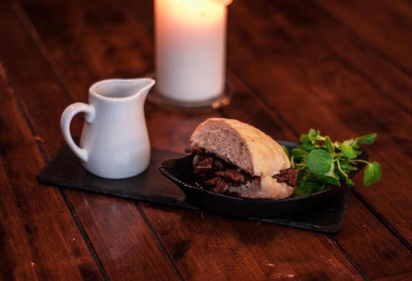 فندق صغير The Chequers Inn