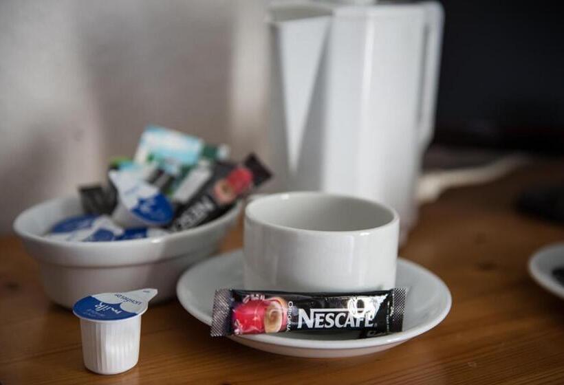 فندق صغير The Chequers Inn