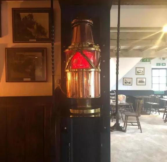 Retkeilymaja The Top House Inn