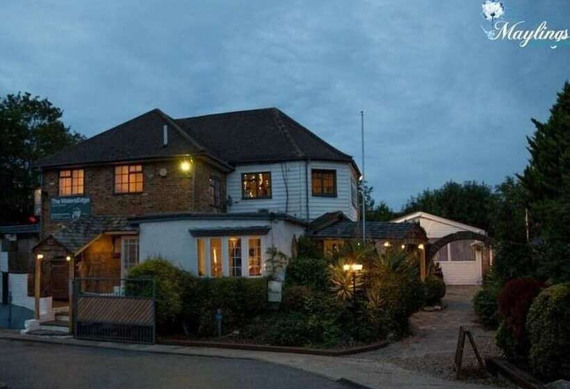 호스텔 The Watersedge, Canal Cottages