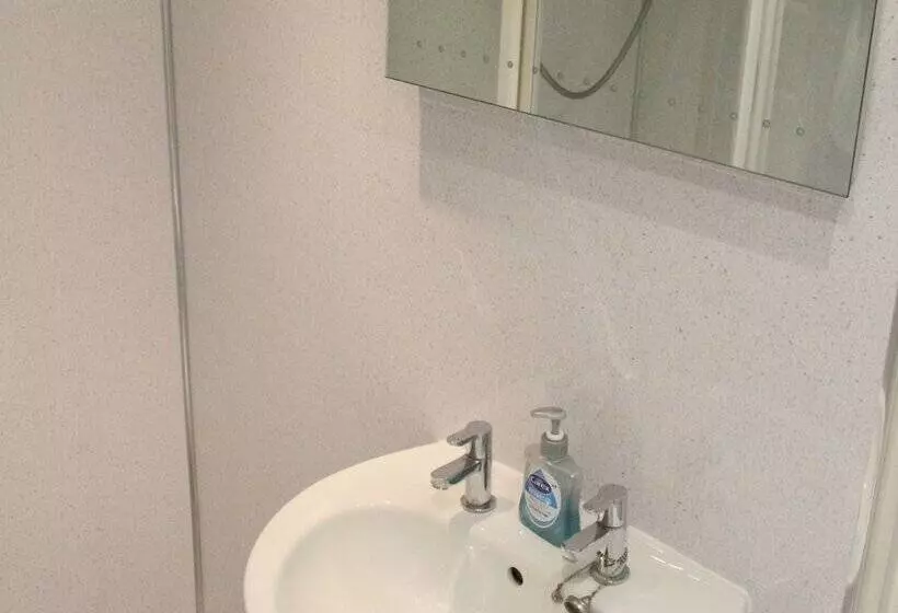 Retkeilymaja The Watersedge, Canal Cottages