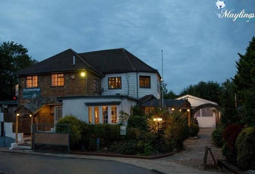 호스텔 The Watersedge, Canal Cottages