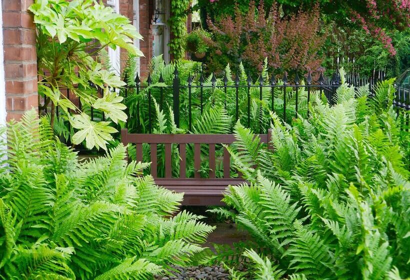 بنسيون Alcuin Lodge