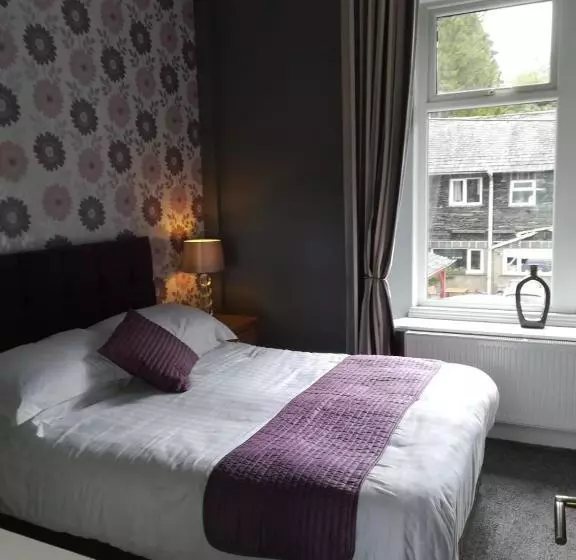 Majatalo Bluebird Lodge