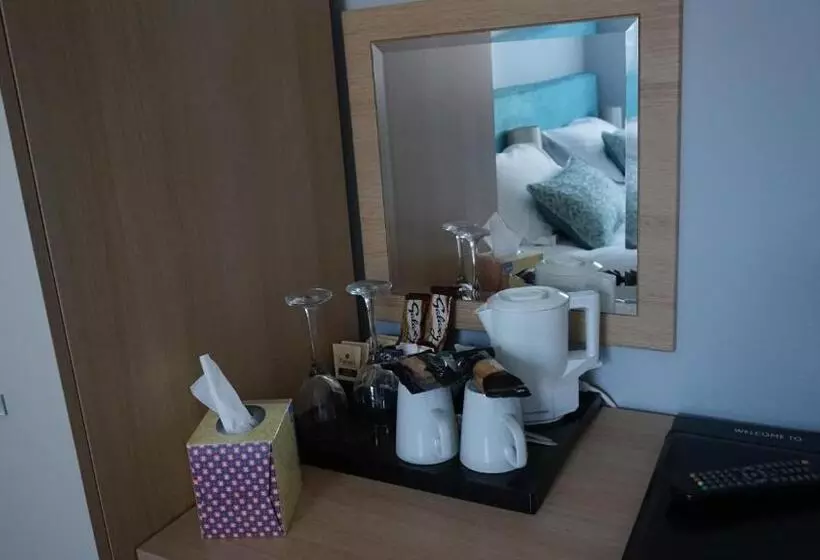 Majatalo Bluebird Lodge