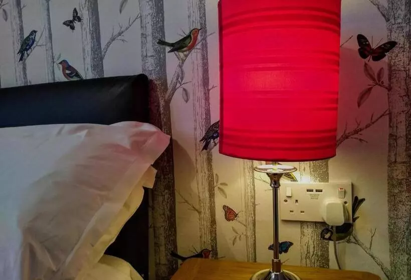 Majatalo Bluebird Lodge