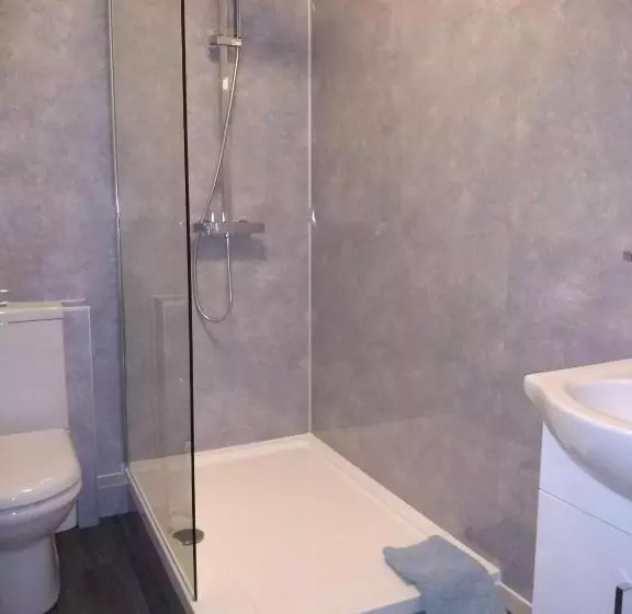 Majatalo Bluebird Lodge