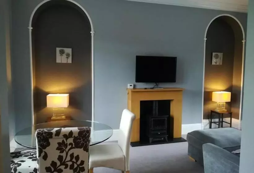 Majatalo Bluebird Lodge