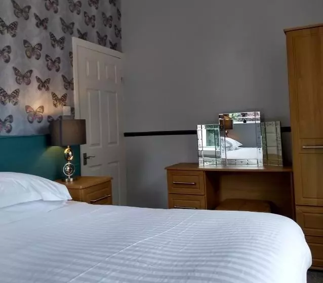 Majatalo Bluebird Lodge