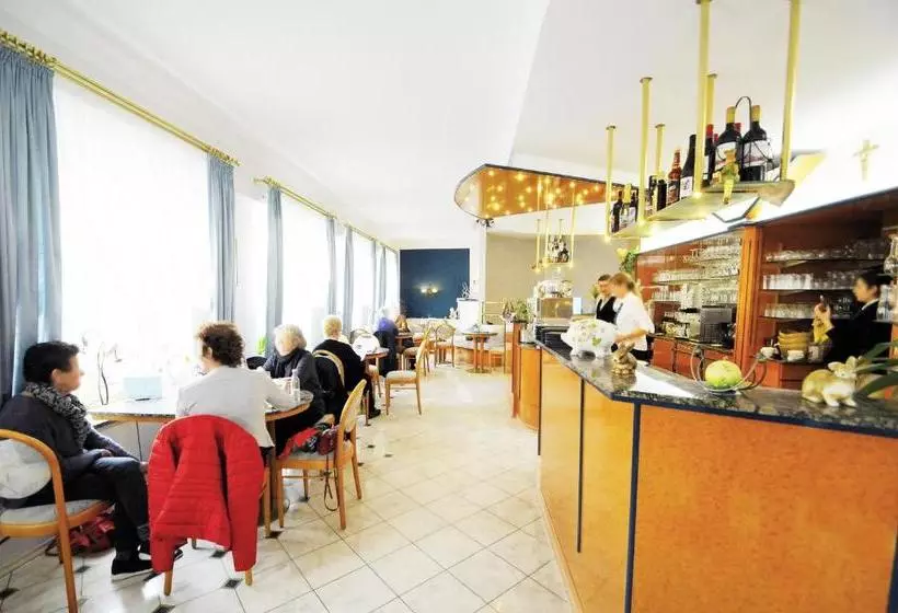 Majatalo Cafe Am Donautor