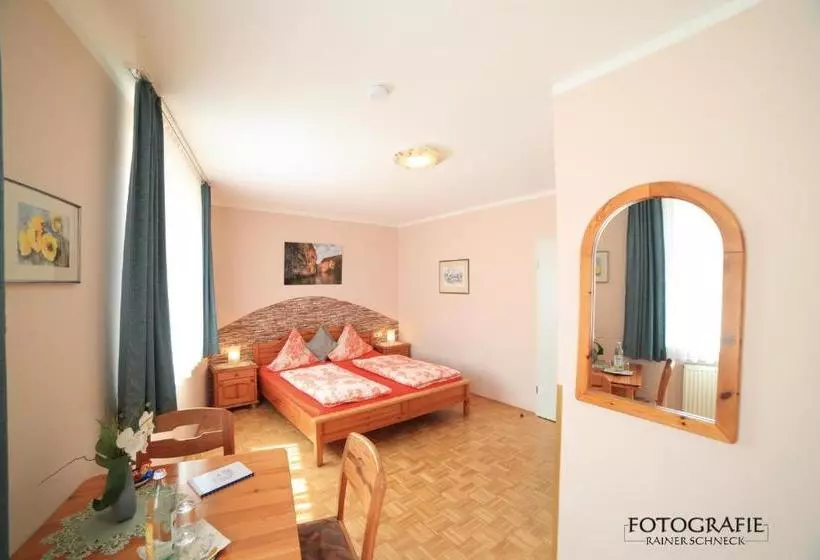 Majatalo Cafe Am Donautor