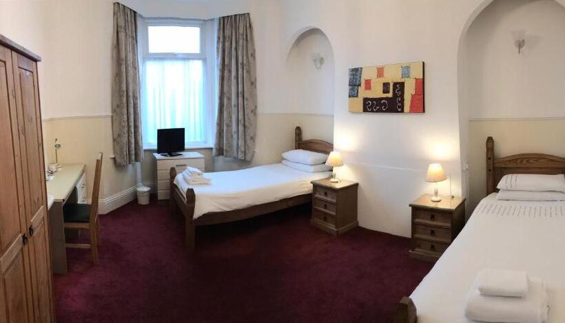 פנסיון Chadwick Guest House