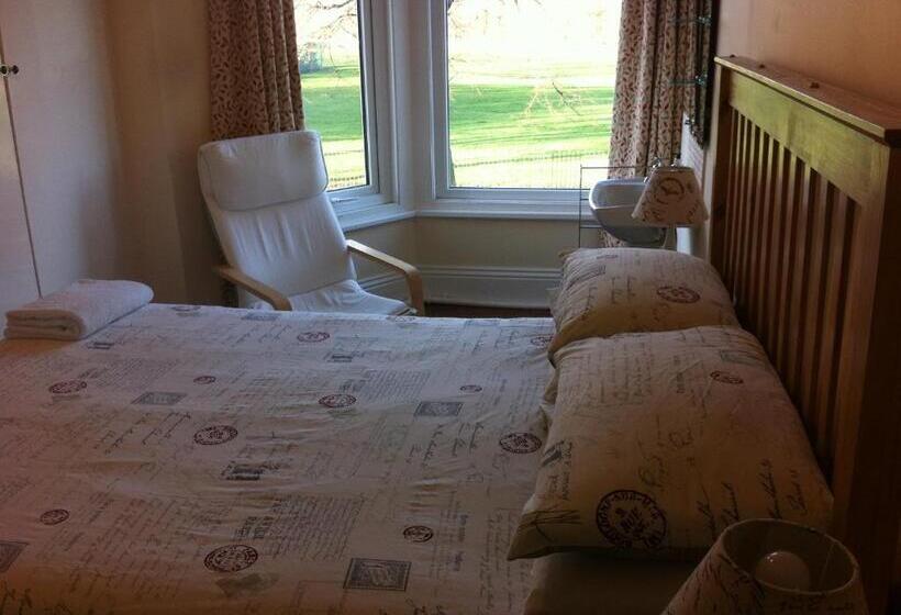 פנסיון Chadwick Guest House