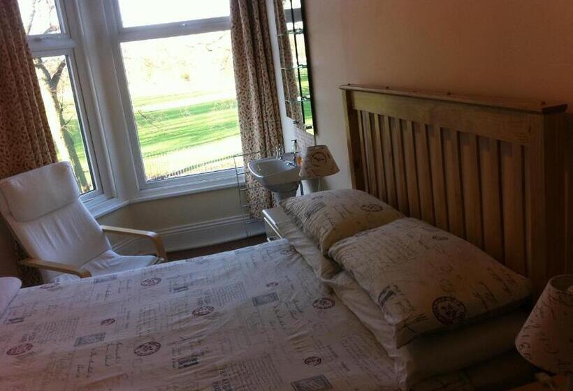 פנסיון Chadwick Guest House