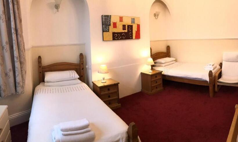 פנסיון Chadwick Guest House