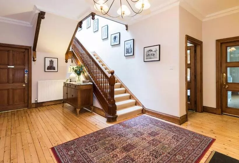 Majatalo Coig Na Shee Guest House