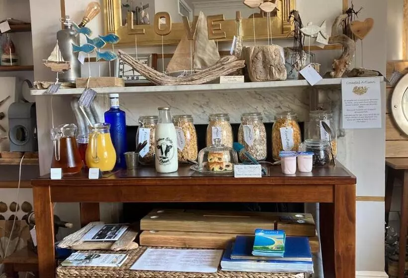 Majatalo Kelston Guest House