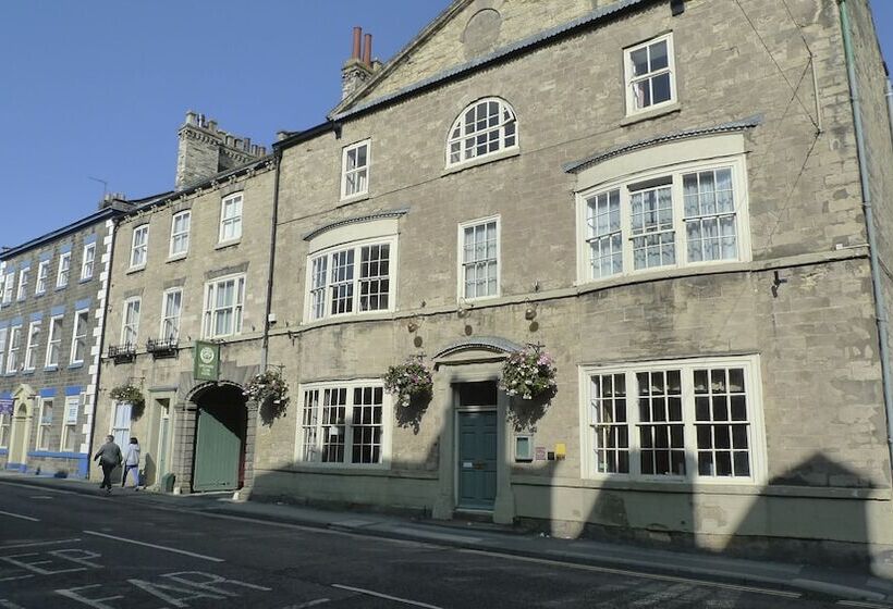 بنسيون Orchard Club   Newton House