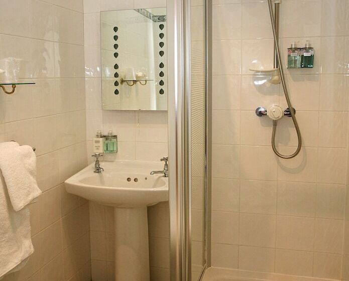 بنسيون Orchard Club   Newton House